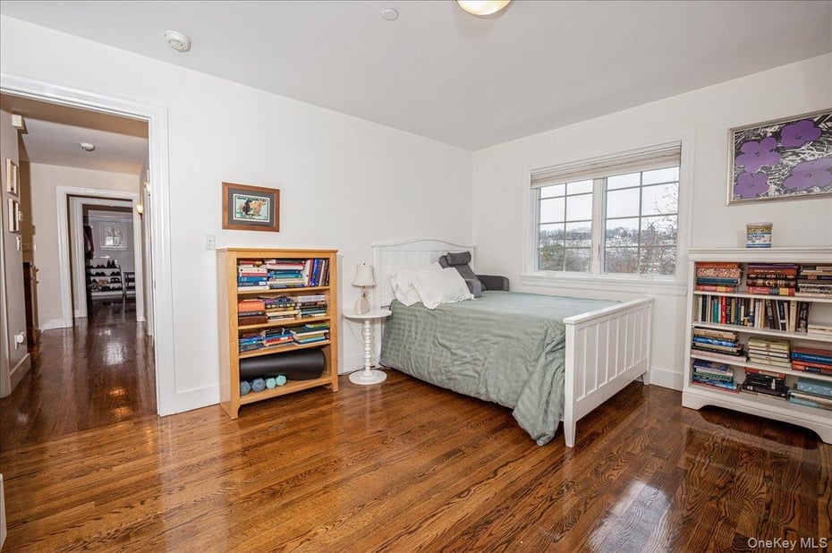 24 Kent Avenue Photo 27