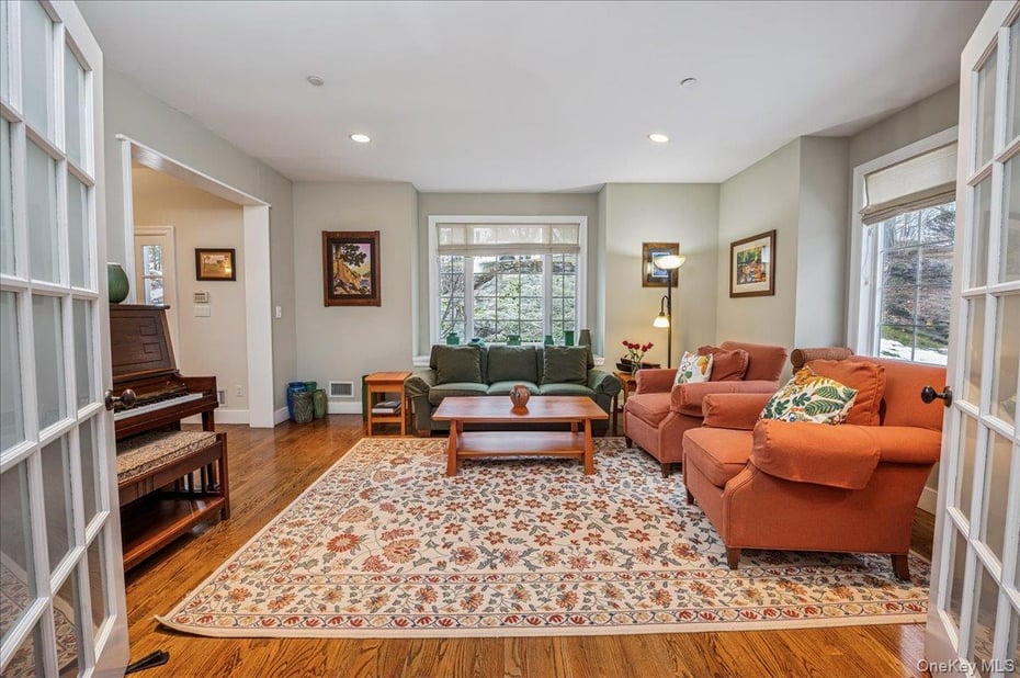 24 Kent Avenue Photo 7