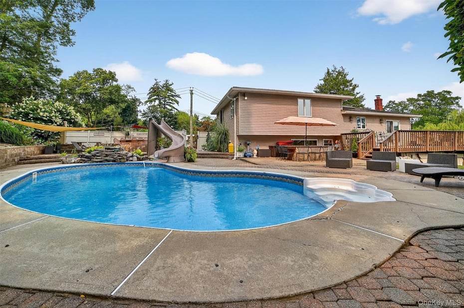 1 Overhill Road Photo 2