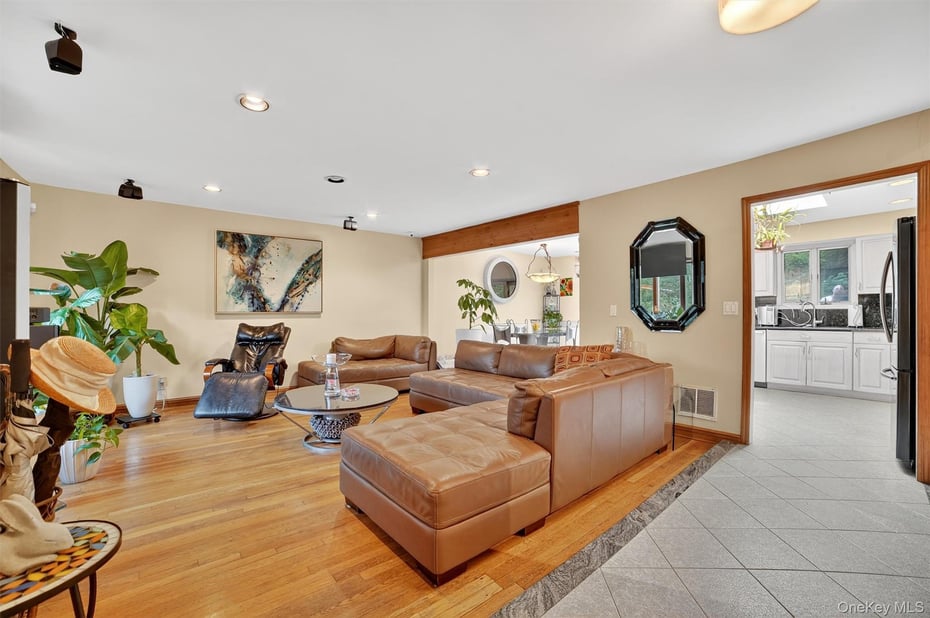 1 Overhill Road Photo 8