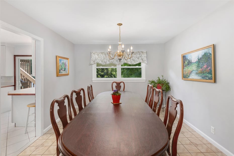 16 Valleyview Road Photo 5