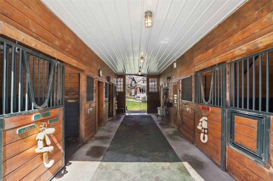 132 Finch Road Photo 35
