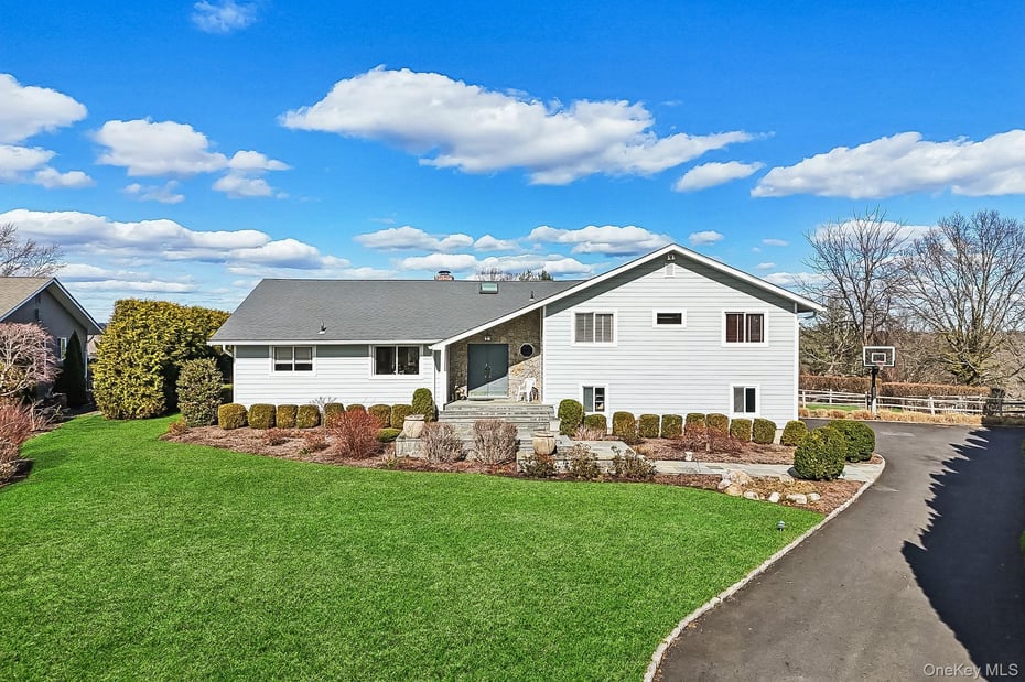 17 Magnolia Drive Photo 1