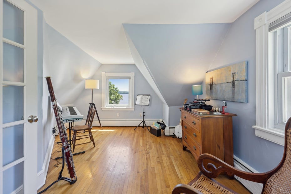 109 Orchard Terrace Photo 24
