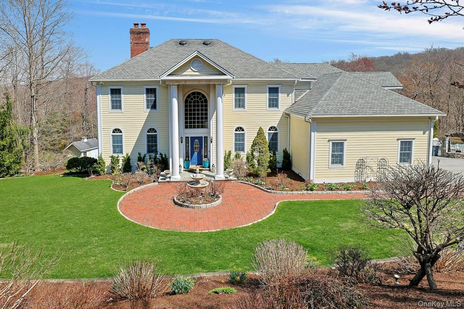 350 Wooded Hill Court Photo 2