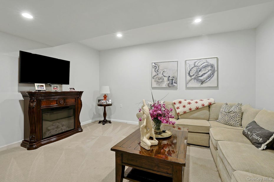 350 Wooded Hill Court Photo 34