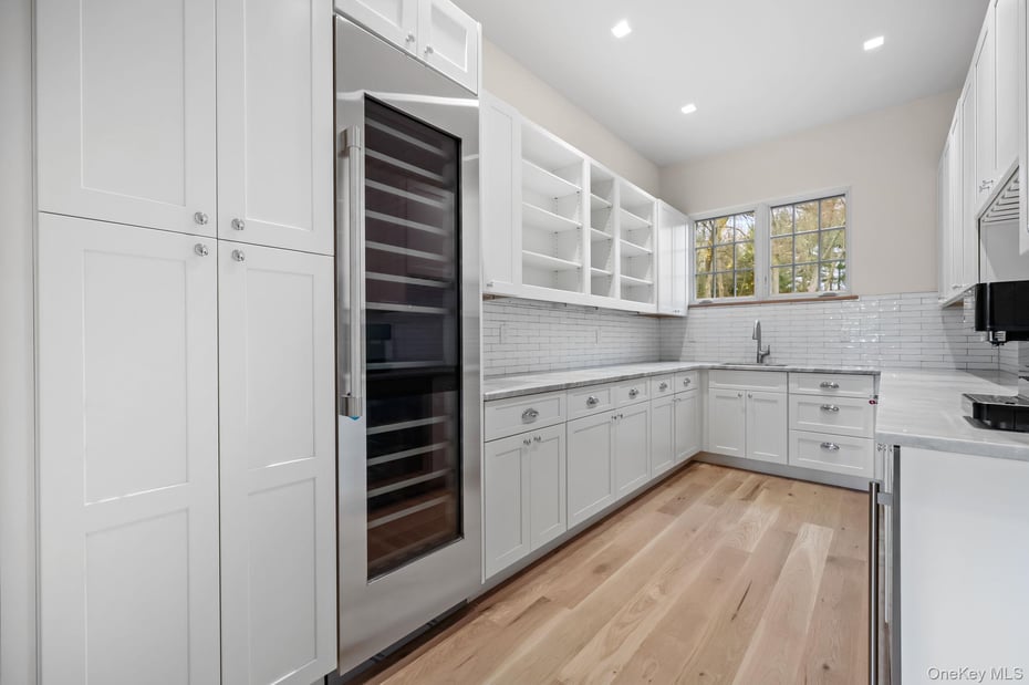 2 Barry Court Photo 14