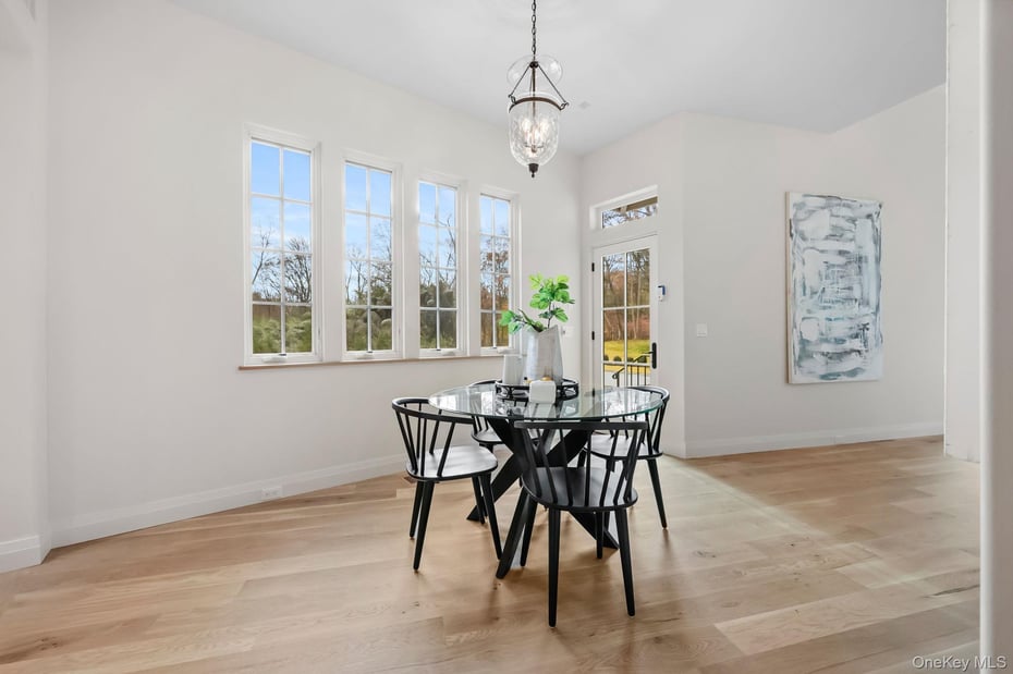 2 Barry Court Photo 16