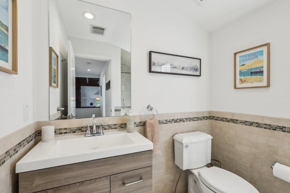 2 Washington Avenue Photo 16