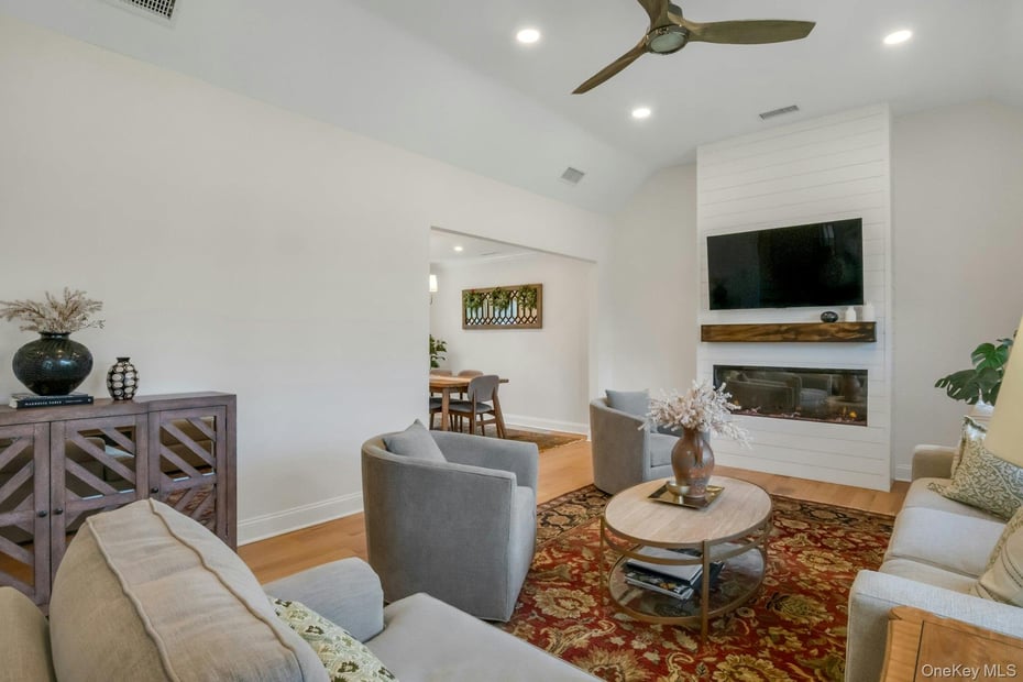 88 Marion Drive Photo 4