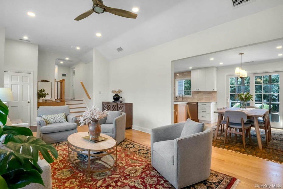 88 Marion Drive Photo 6