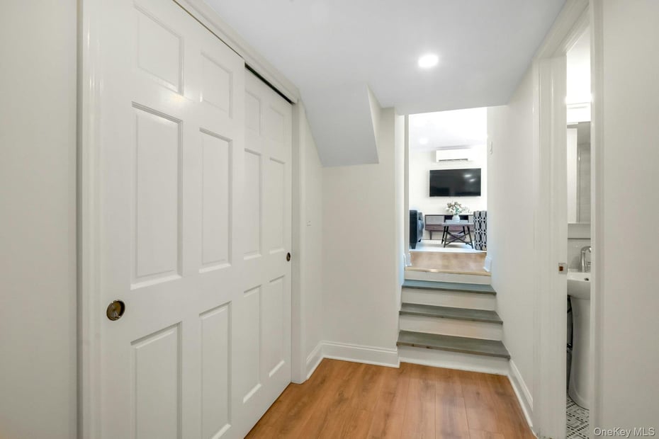 88 Marion Drive Photo 32