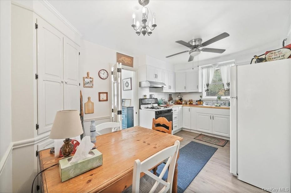 74 S Moger Avenue Photo 24