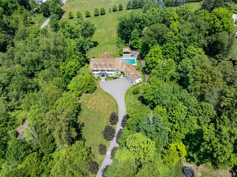 86 Sheather Road Photo 1
