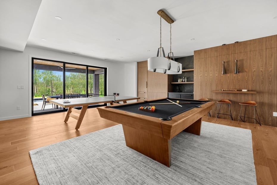 1 Confidential Avenue Photo 23