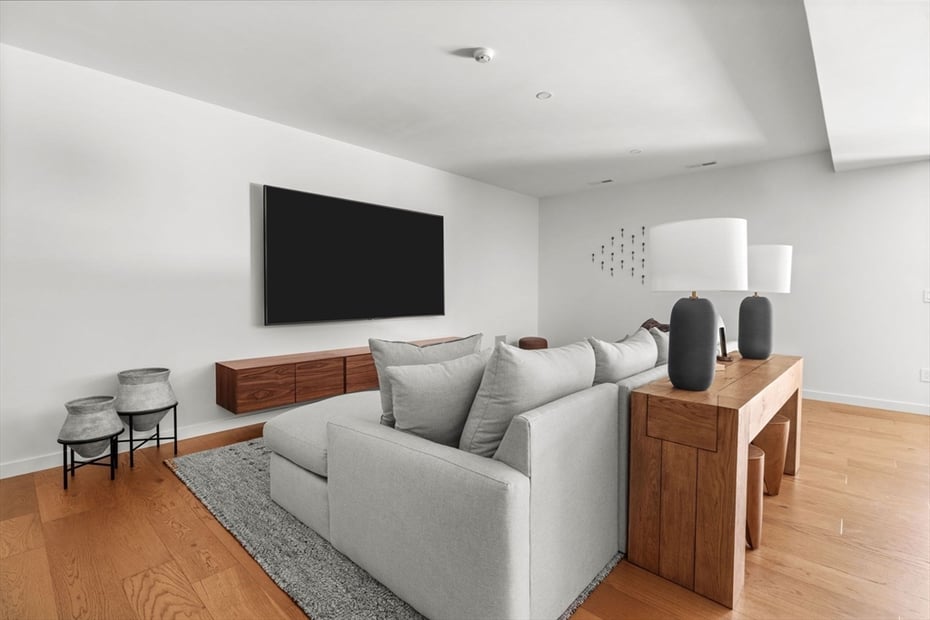 1 Confidential Avenue Photo 26