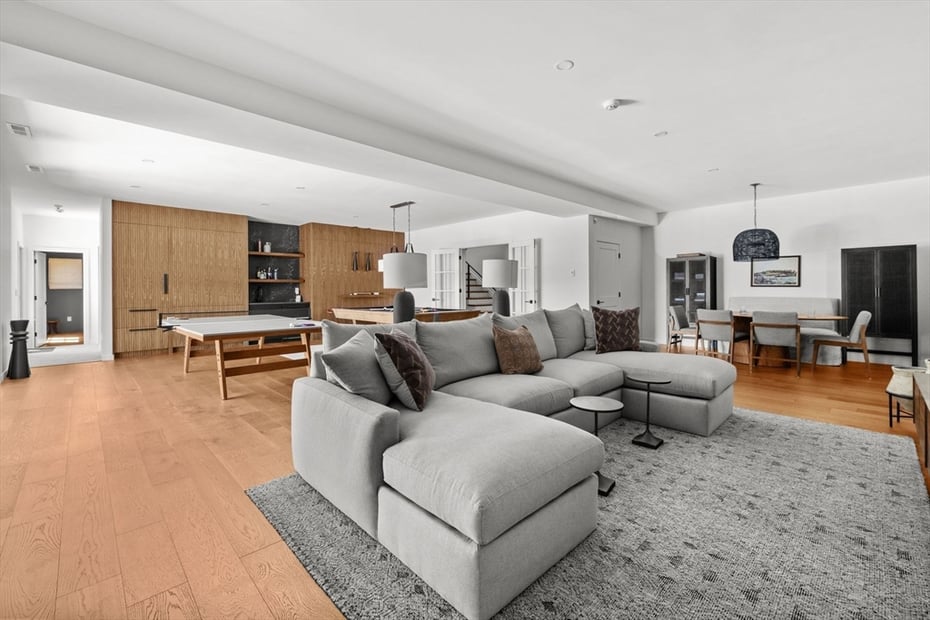 1 Confidential Avenue Photo 25