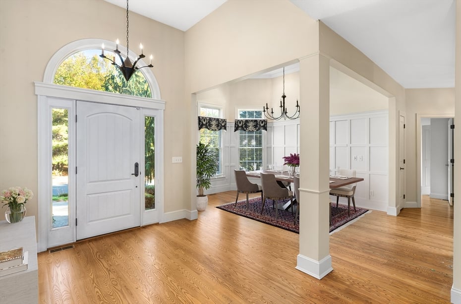 10 Golden Cir Photo 2