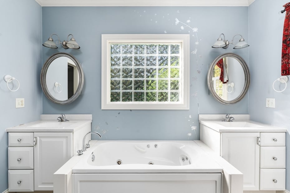 10 Golden Cir Photo 15