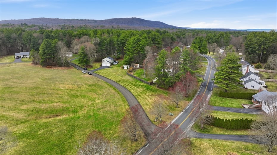 7 Hillside Meadows Dr Photo 38