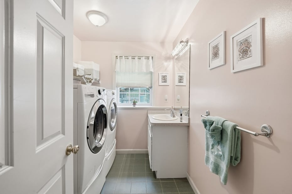 7 Hillside Meadows Dr Photo 11