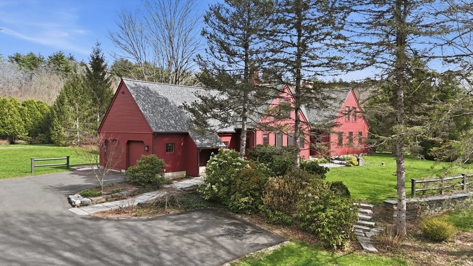 281 Leverett Rd Photo 2