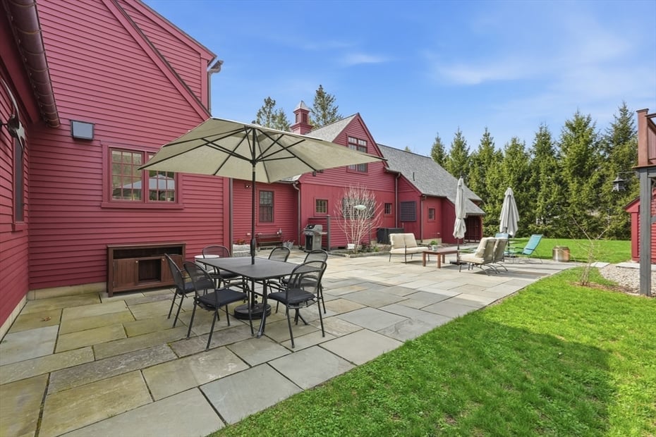 281 Leverett Rd Photo 38