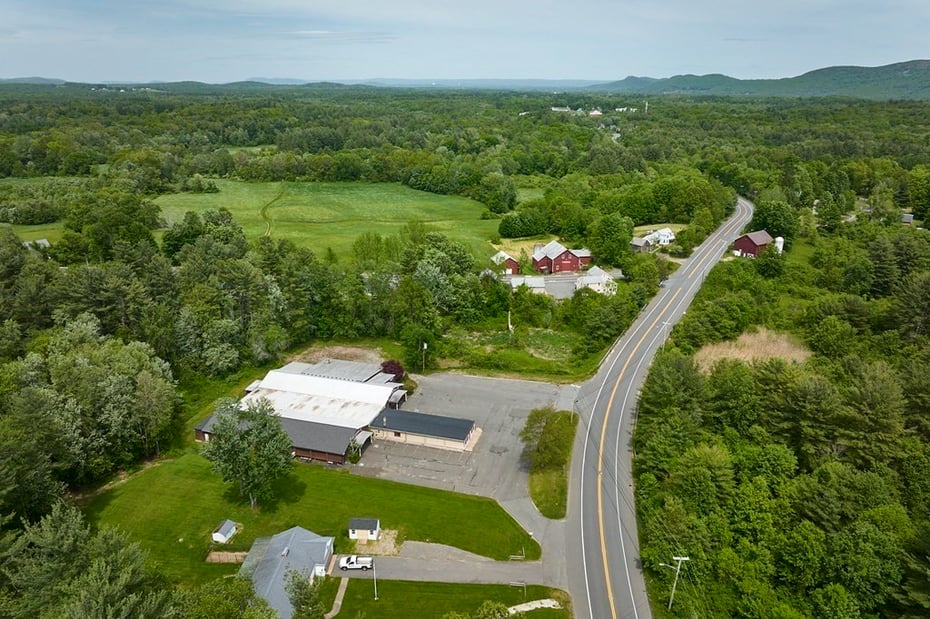 74 College Hwy Photo 8