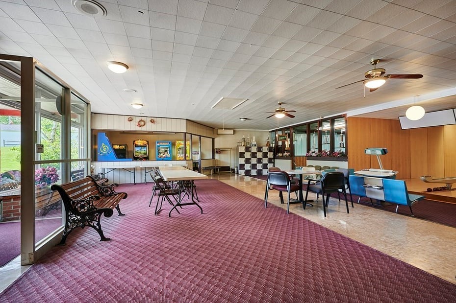 74 College Hwy Photo 17