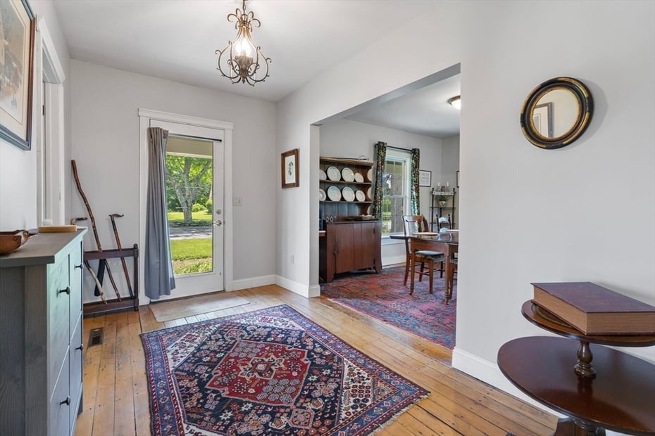 309 Ireland St Photo 4