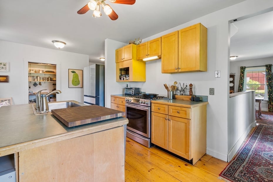 309 Ireland St Photo 12
