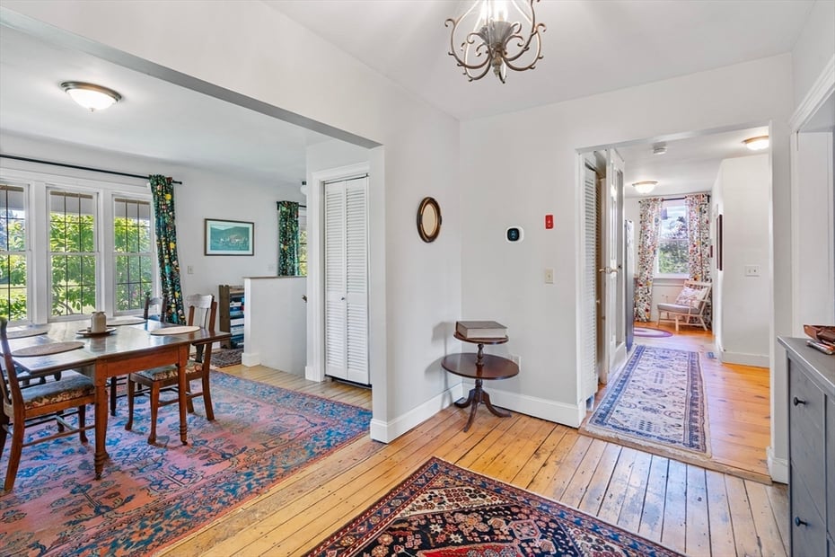 309 Ireland St Photo 8