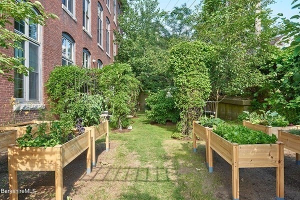 410 Park St N Photo 33