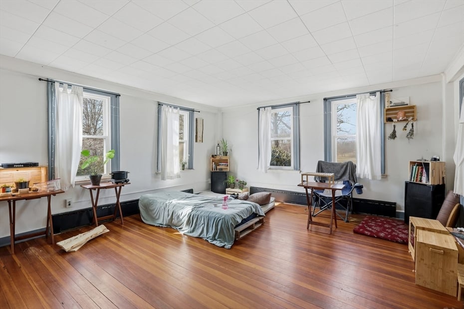 128 West St Photo 25