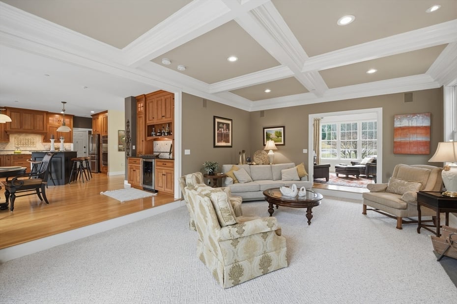 16 Falcon Heights Photo 4