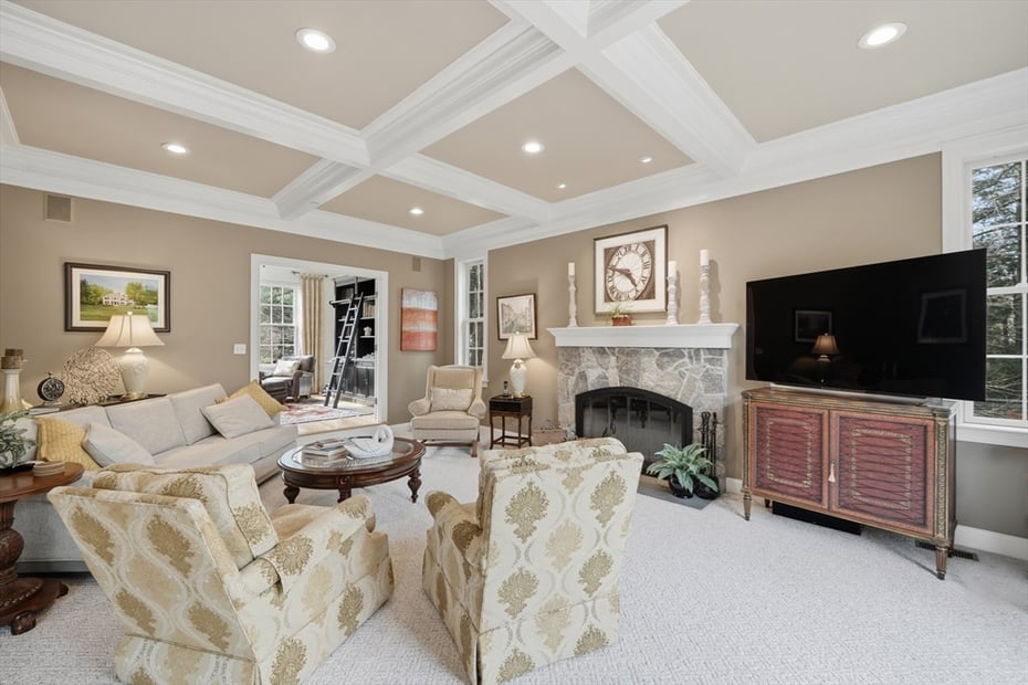 16 Falcon Heights Photo 15