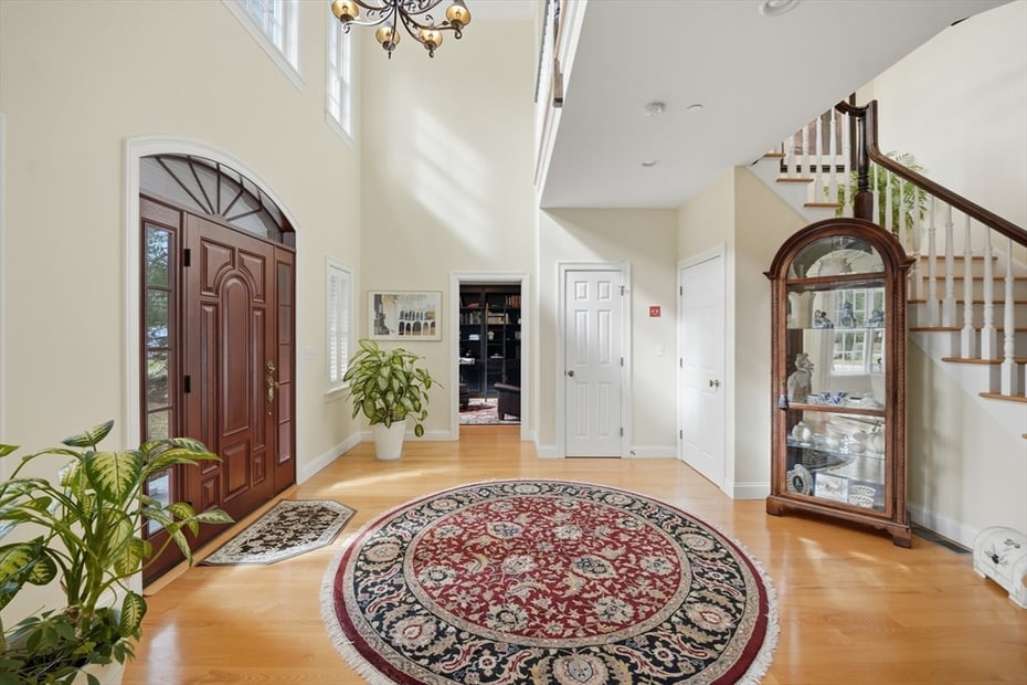 16 Falcon Heights Photo 8