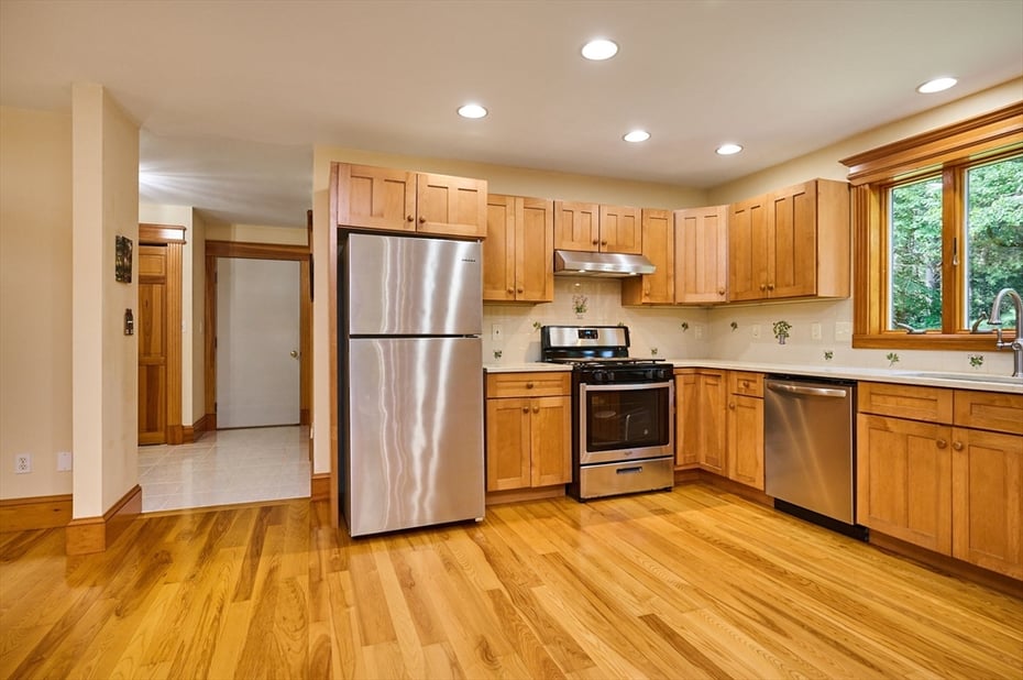 2 Eastwood Dr Photo 14