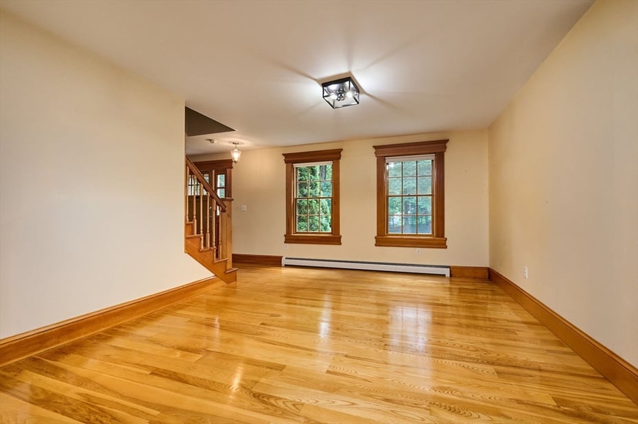 2 Eastwood Dr Photo 19