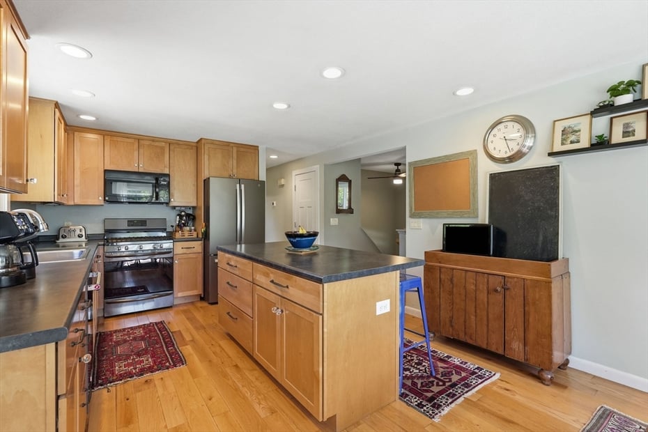 17 Captain Lathrop Dr Photo 12