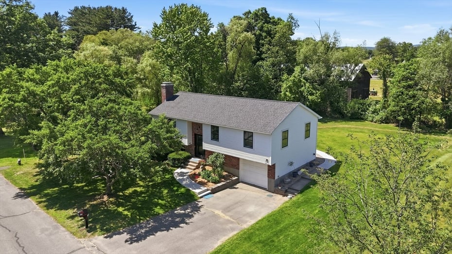 17 Captain Lathrop Dr Photo 33