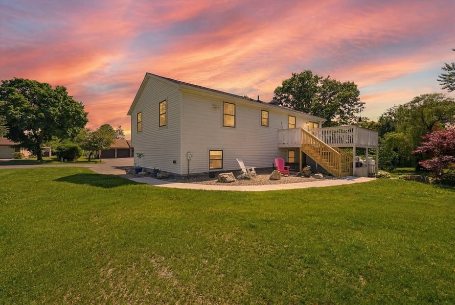 17 Captain Lathrop Dr Photo 38
