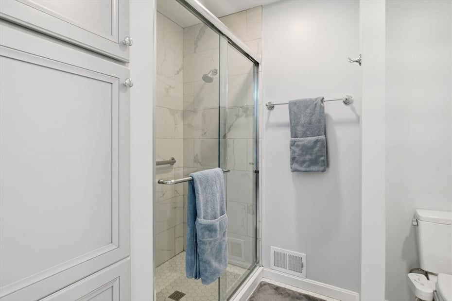 6 Shattuck Road Photo 24