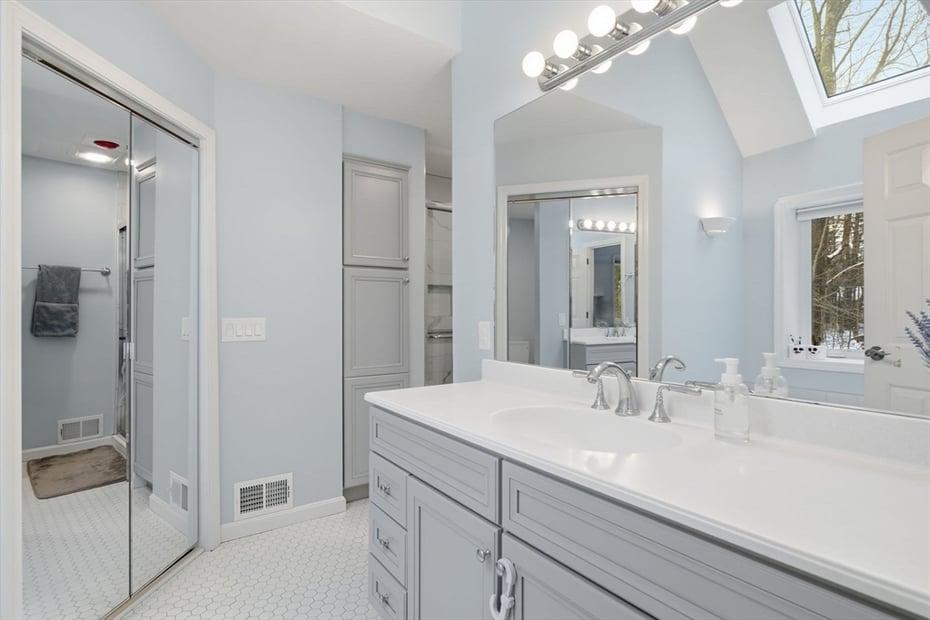 6 Shattuck Road Photo 22