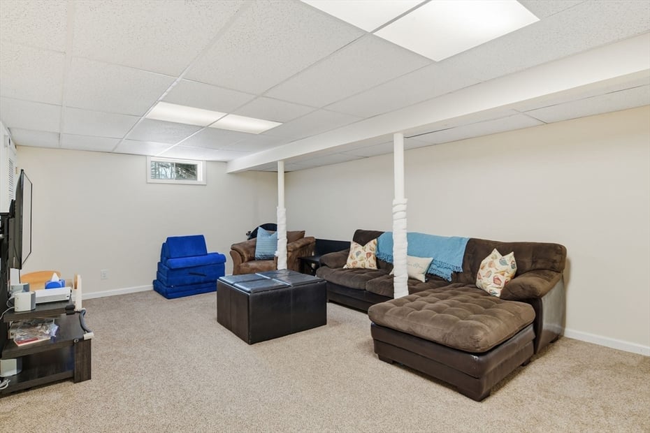 6 Shattuck Road Photo 31