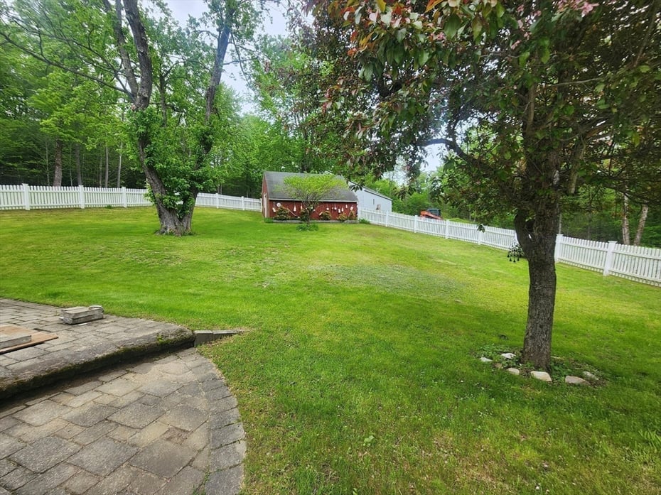 489 West Cummington Rd Photo 6