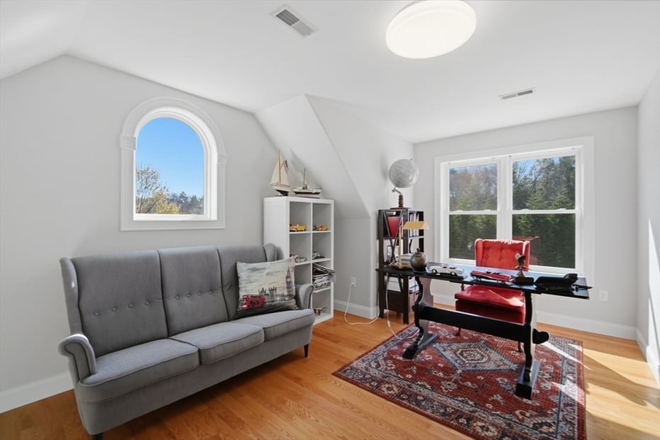 9 Nicholas Ln Photo 34