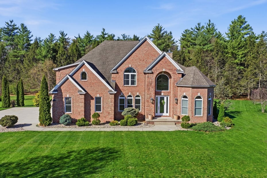 9 Nicholas Ln Photo 1