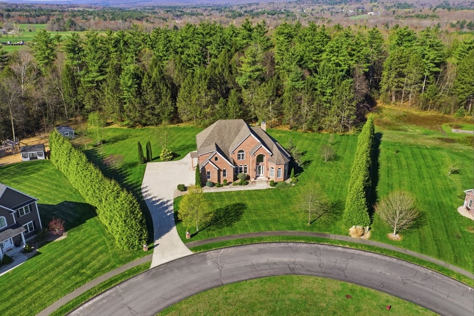 9 Nicholas Ln Photo 4