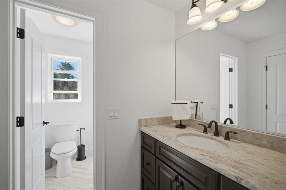 9 Nicholas Ln Photo 32